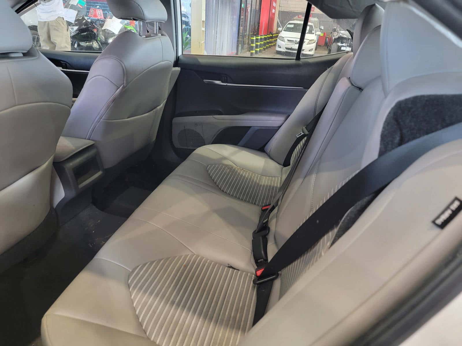 TOYOTA CAMRY - Exterior