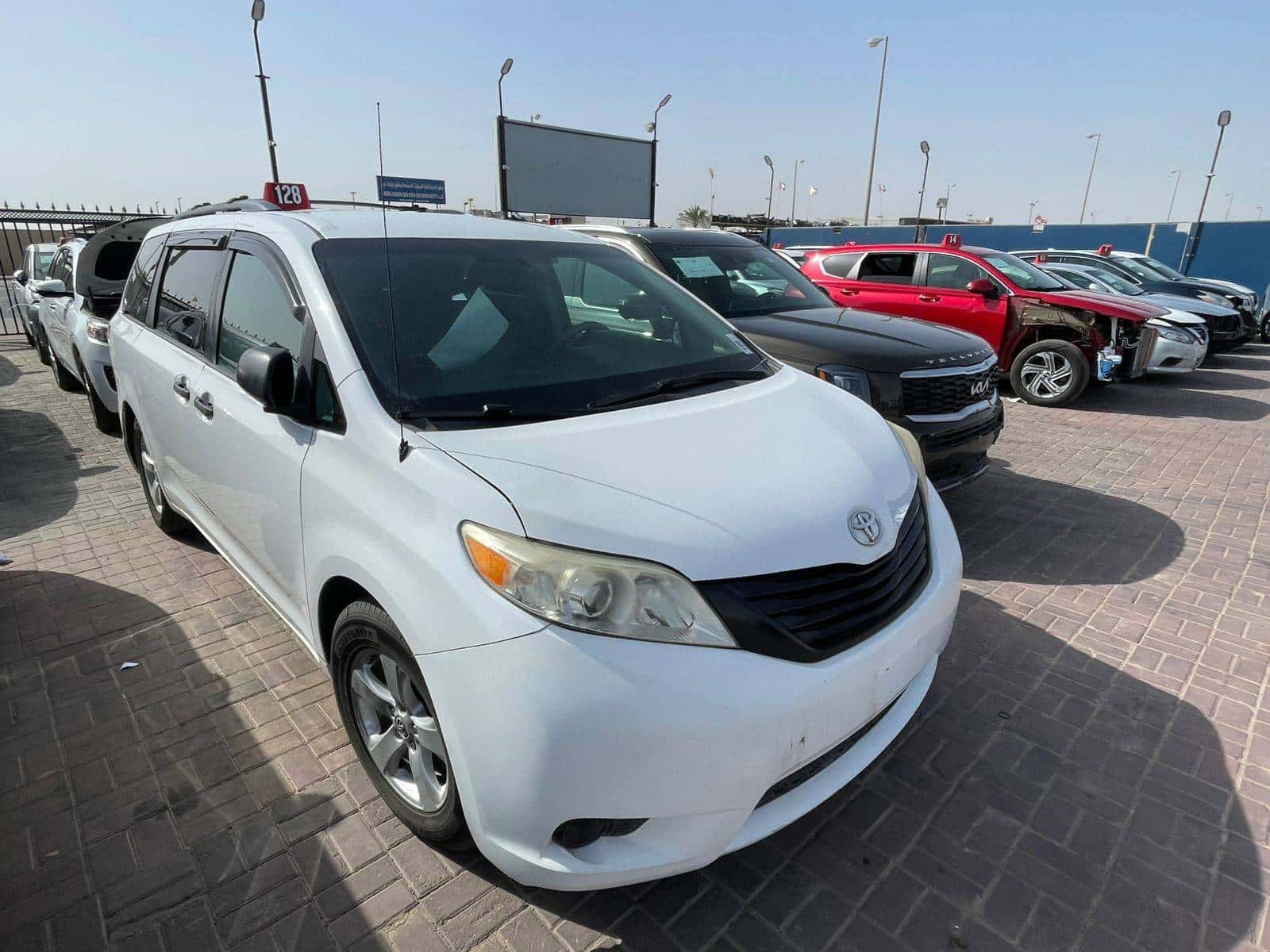 TOYOTA SIENNA 2012 thumbnail 3