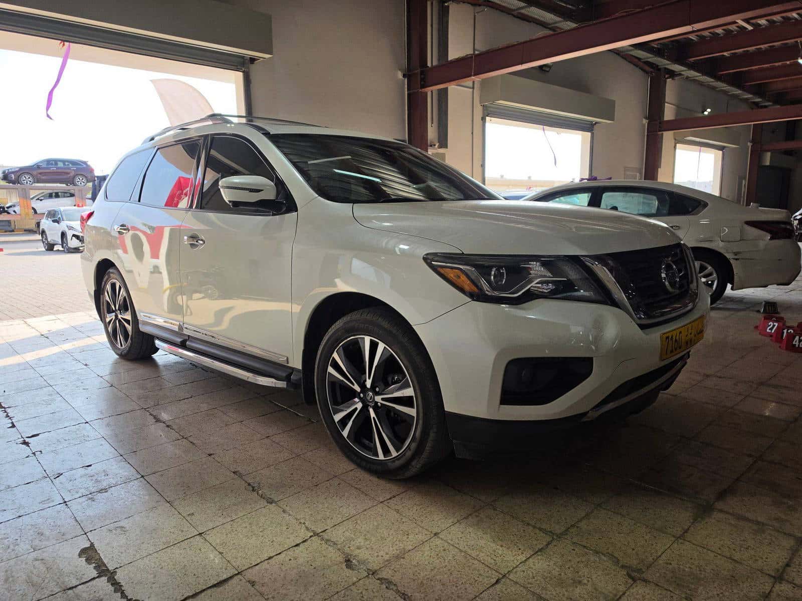 Nissan Pathfinder 2019 thumbnail 2
