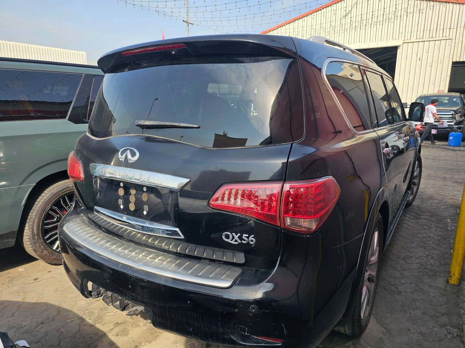 INFINITI QX56 - Exterior