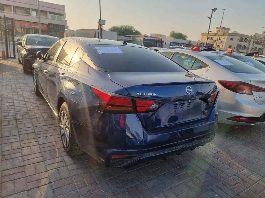Nissan Altima 2019 thumbnail 1
