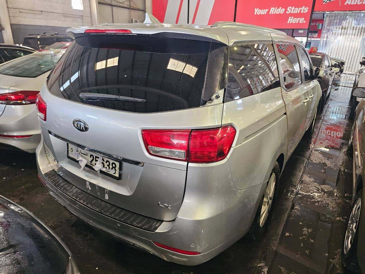 KIA SEDONA 2016 thumbnail 5