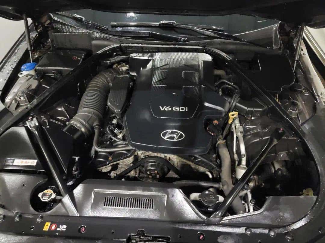 Hyundai Genesis 2015 thumbnail 3