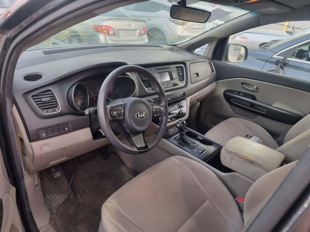 KIA SEDONA 2015 thumbnail 6