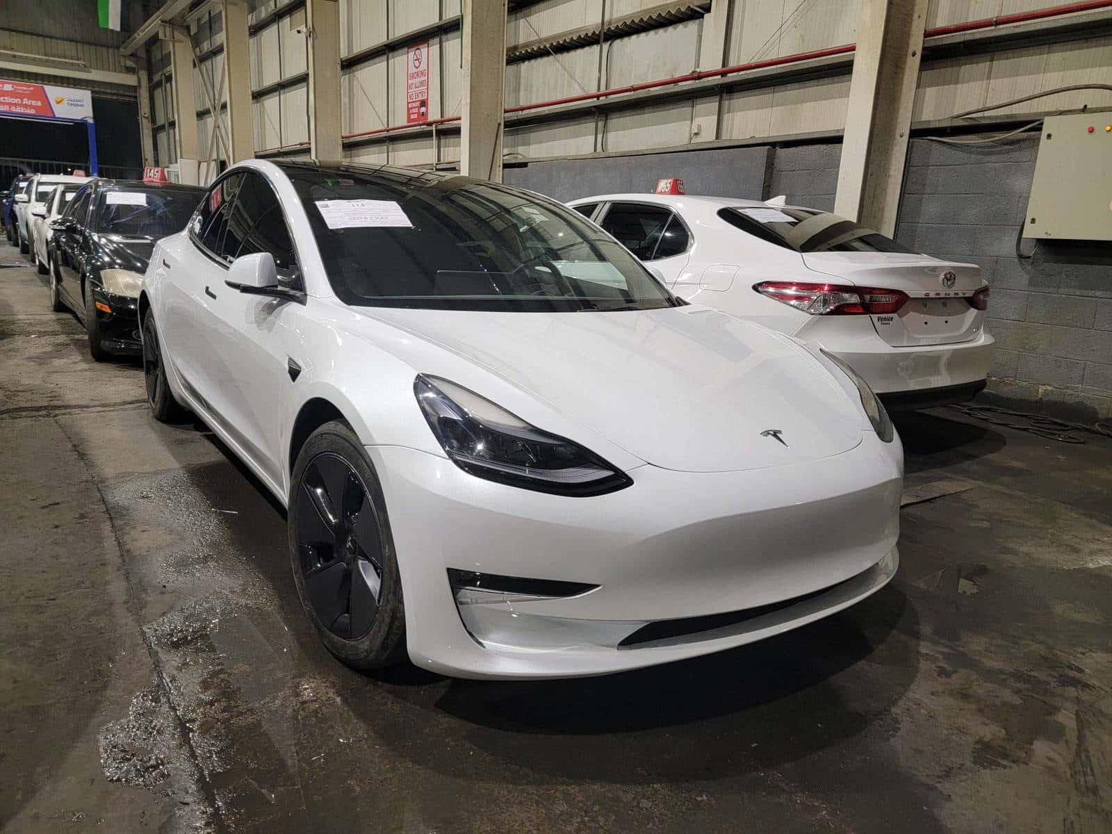 TESLA MODEL 3 - Exterior