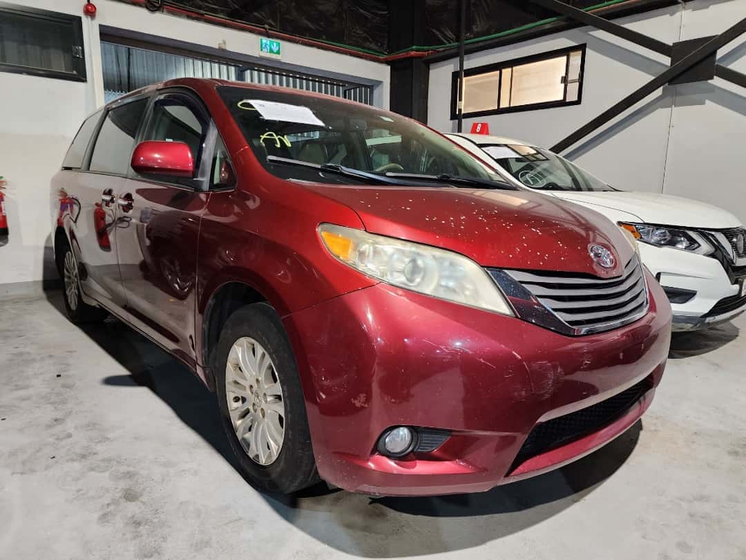 TOYOTA SIENNA - Exterior