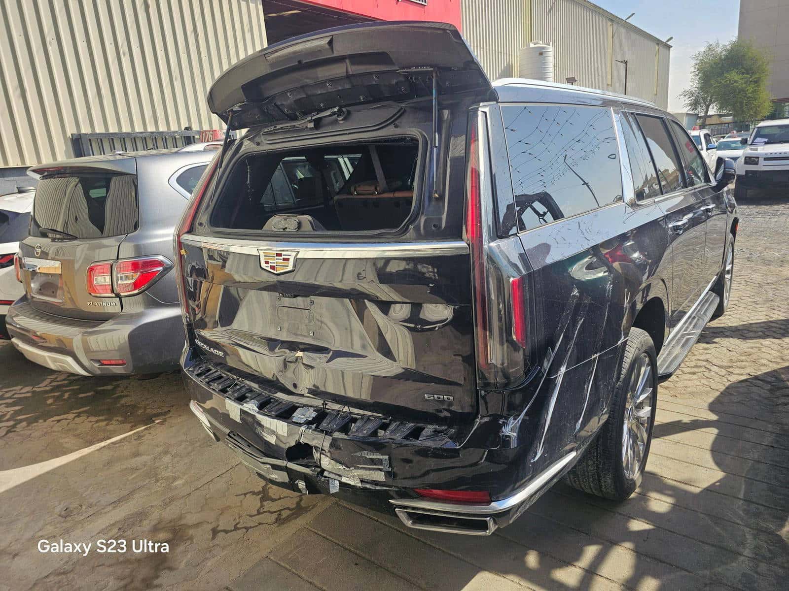 CADILLAC ESCALADE ESV PREMIUM LUXURY - Exterior