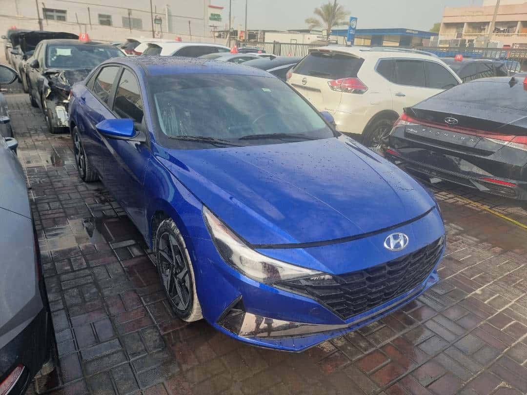 Hyundai Elantra 2023 thumbnail 2