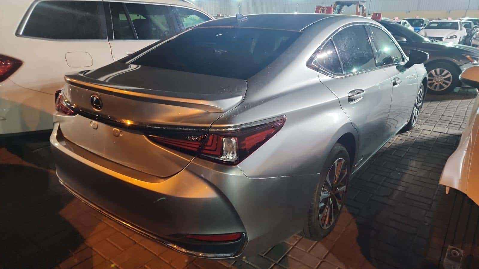 LEXUS ES 300H - Exterior