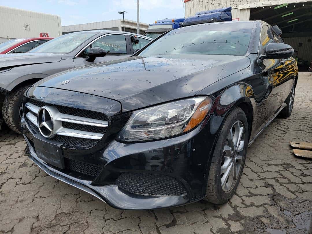 MERCEDES BENZ C300 - Exterior