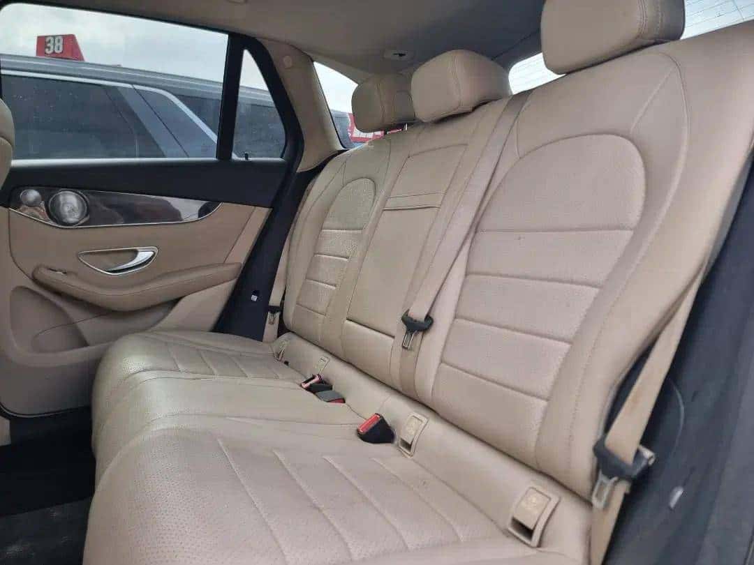 MERCEDES BENZ GLC-300 - Exterior