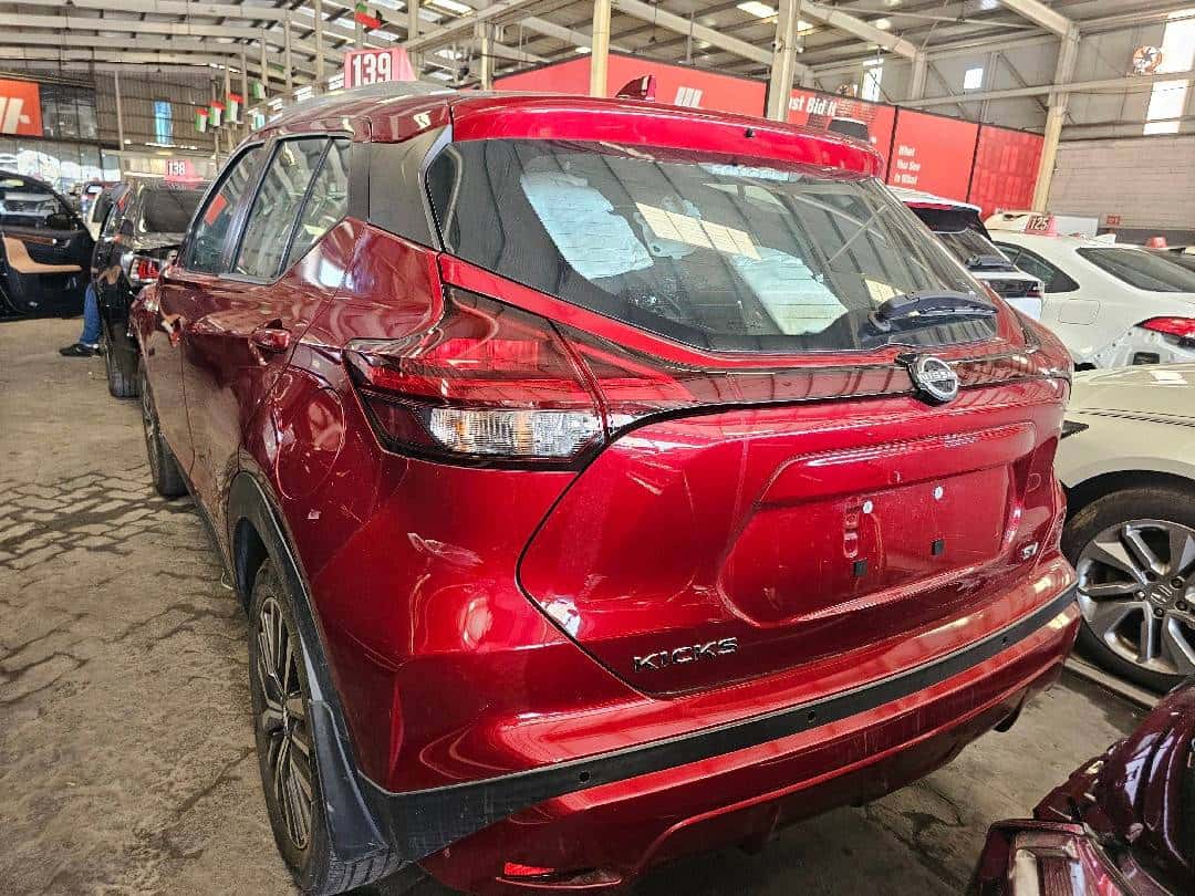 NISSAN KICKS 2023 thumbnail 1