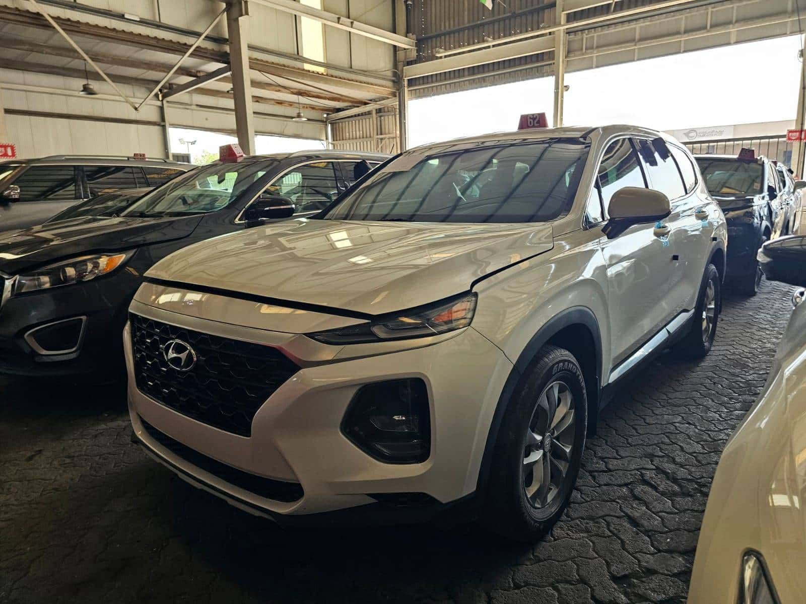 Hyundai Santa Fe 2020 thumbnail 2