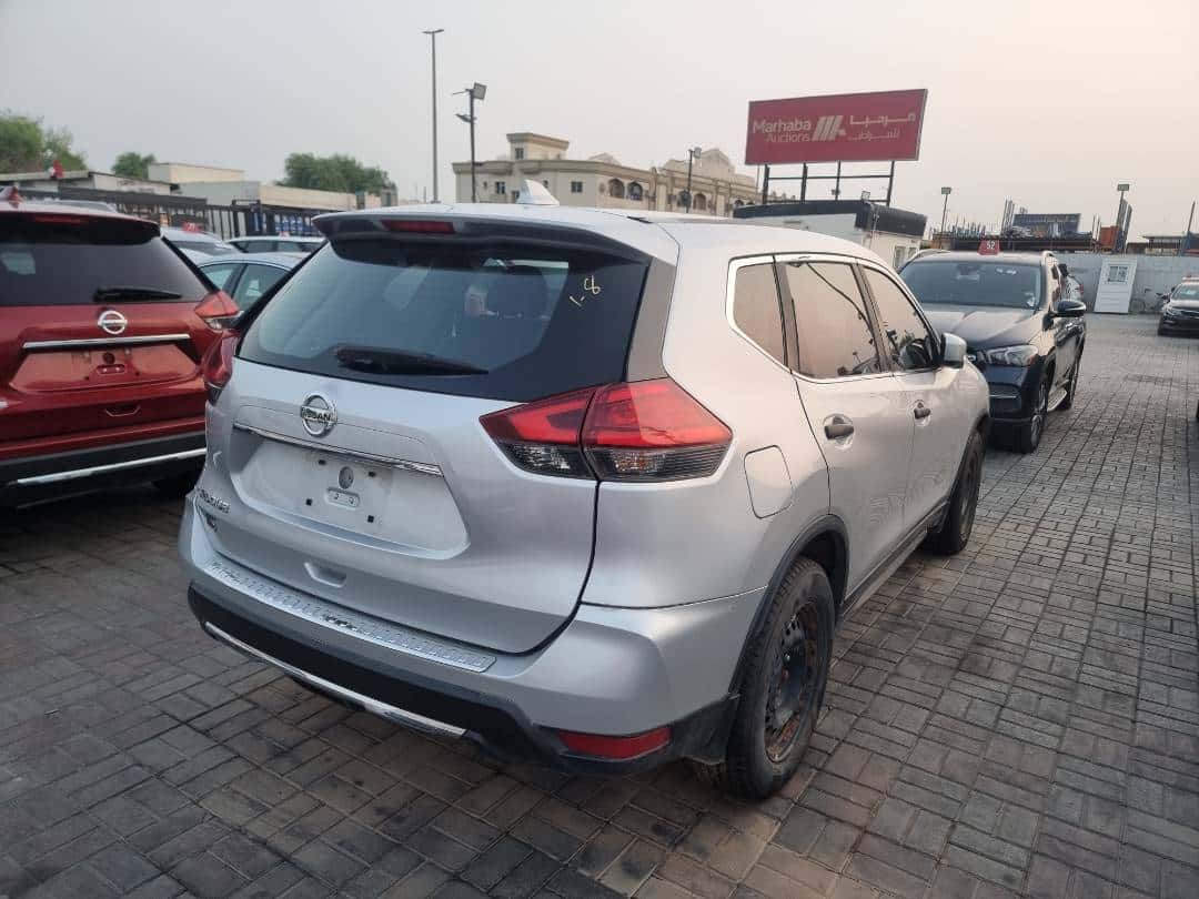 Nissan Rogue 2017 thumbnail 3
