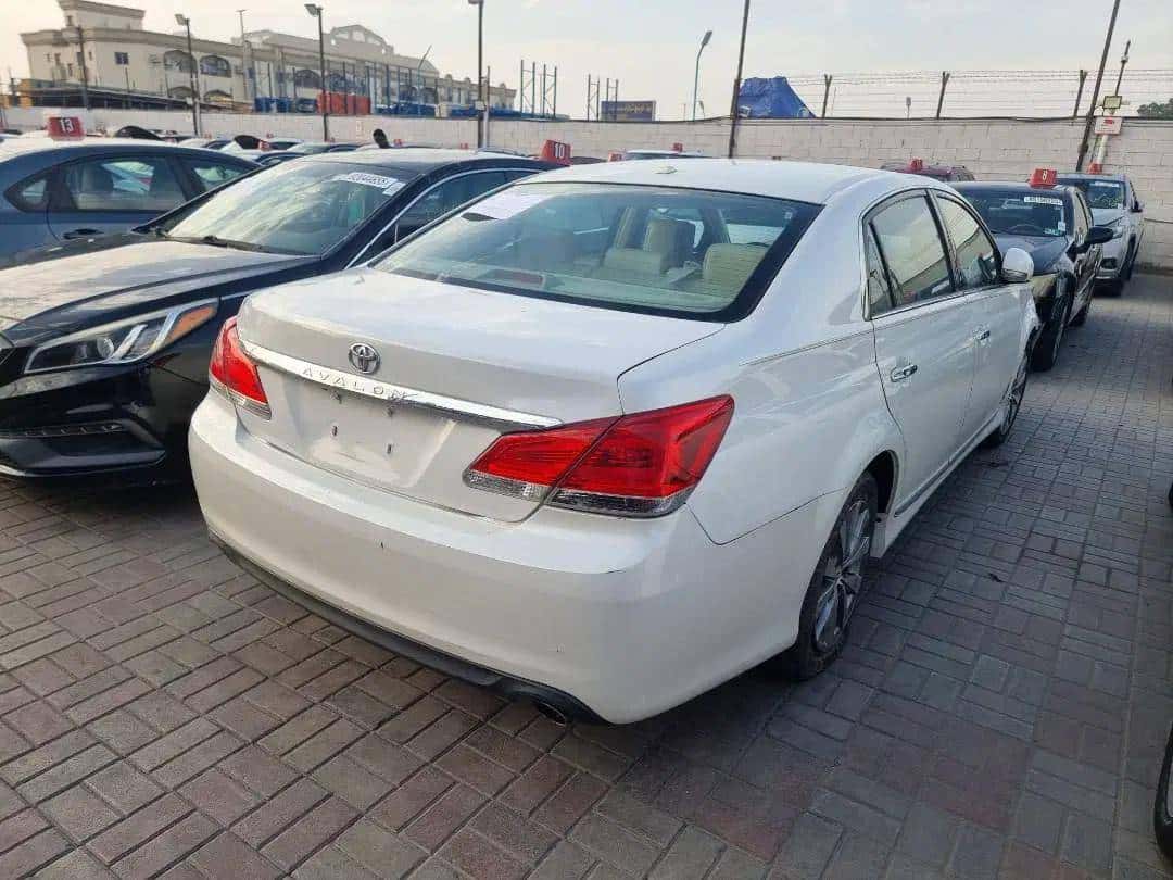 Toyota Avalon 2011 thumbnail 1
