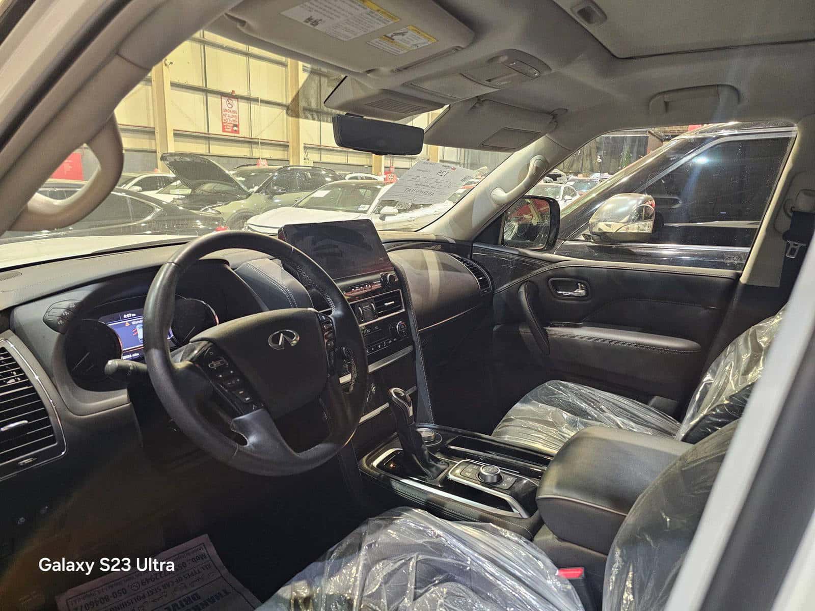 INFINITI QX80 - Exterior