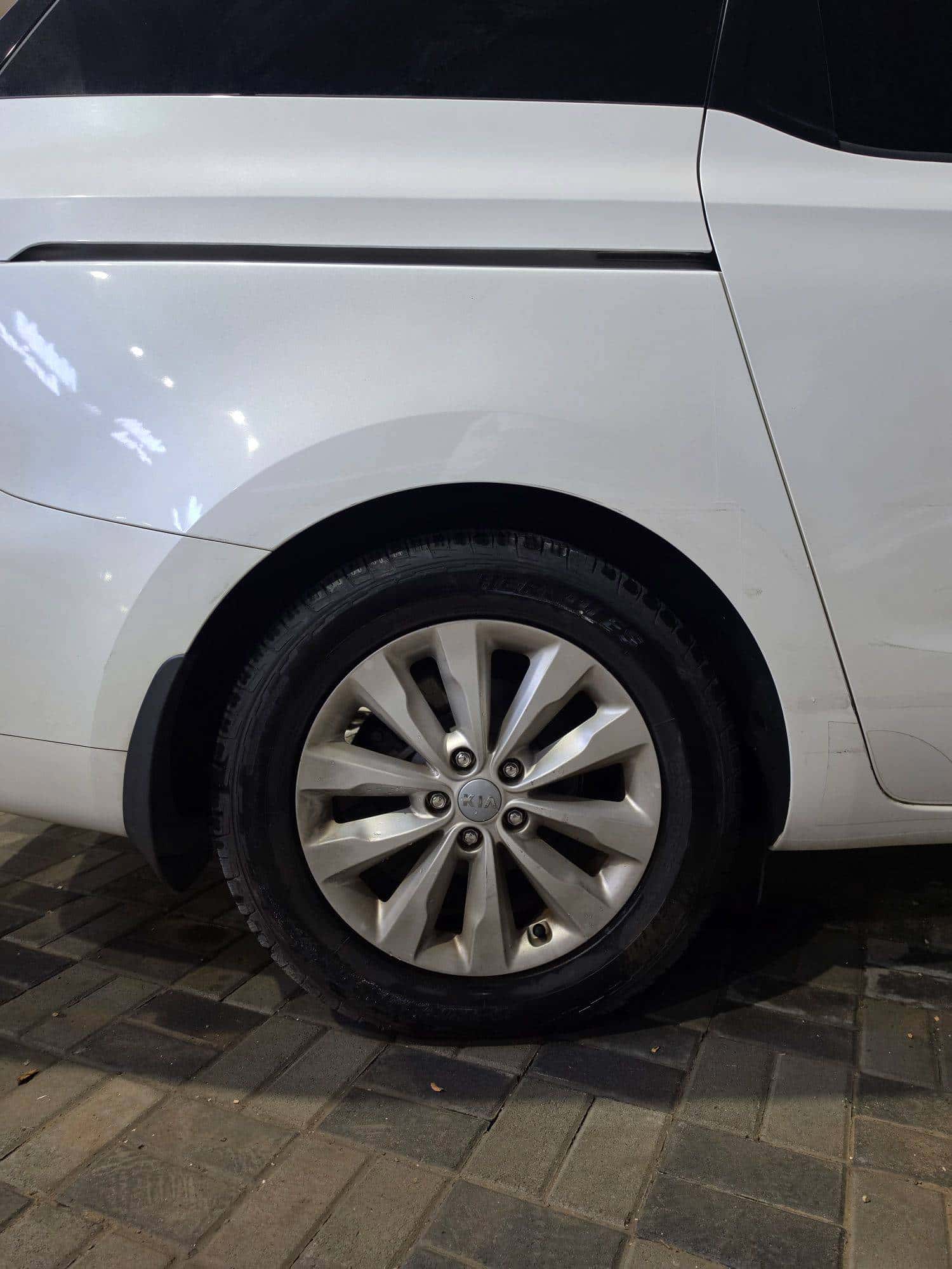KIA SEDONA 2018 thumbnail 6