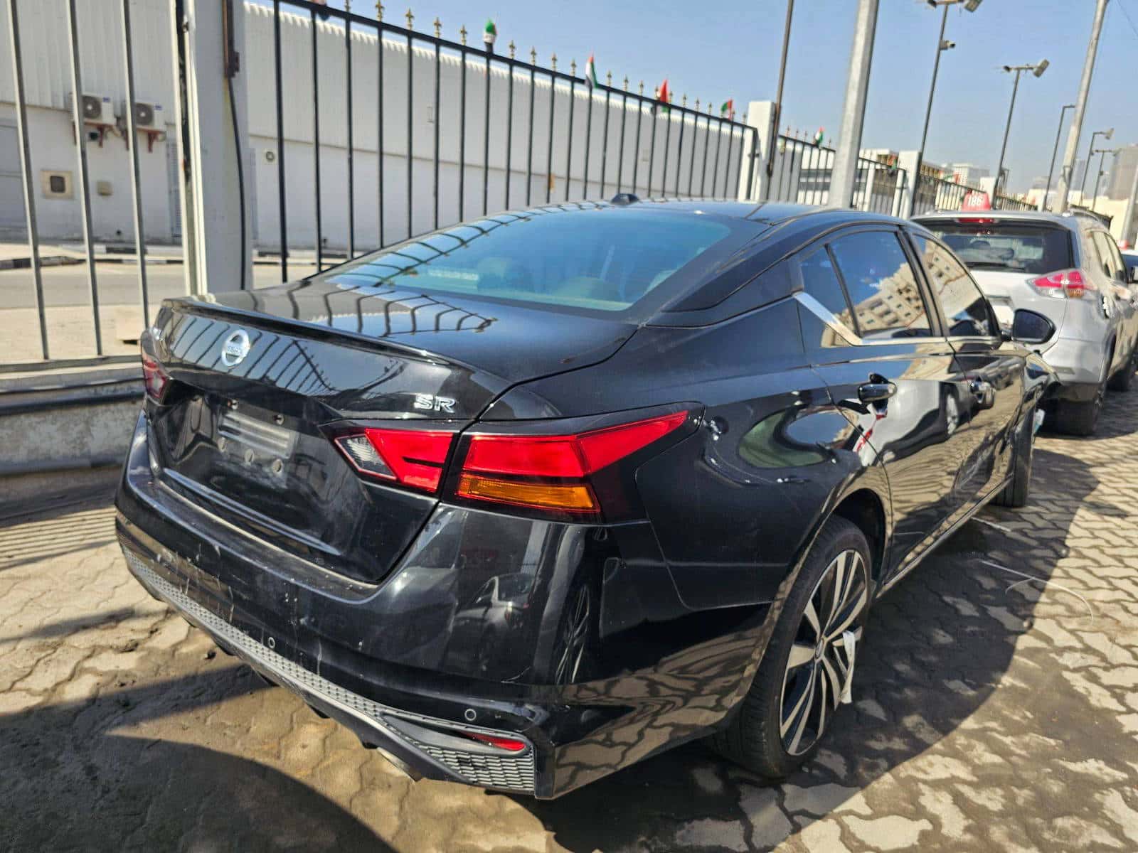 NISSAN ALTIMA - Exterior