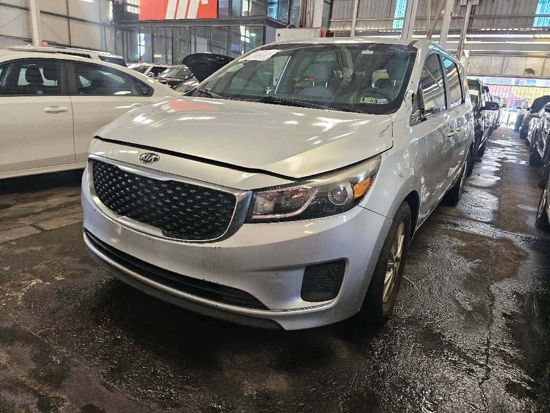Kia Sedona 2016 thumbnail 1