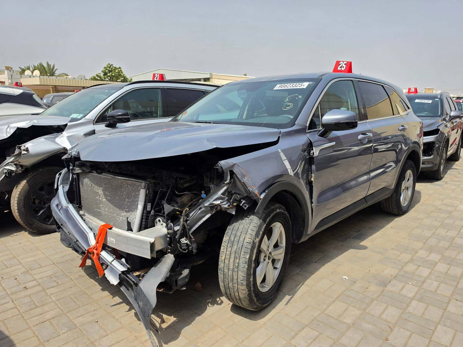 Kia Sorento 2023 thumbnail 2