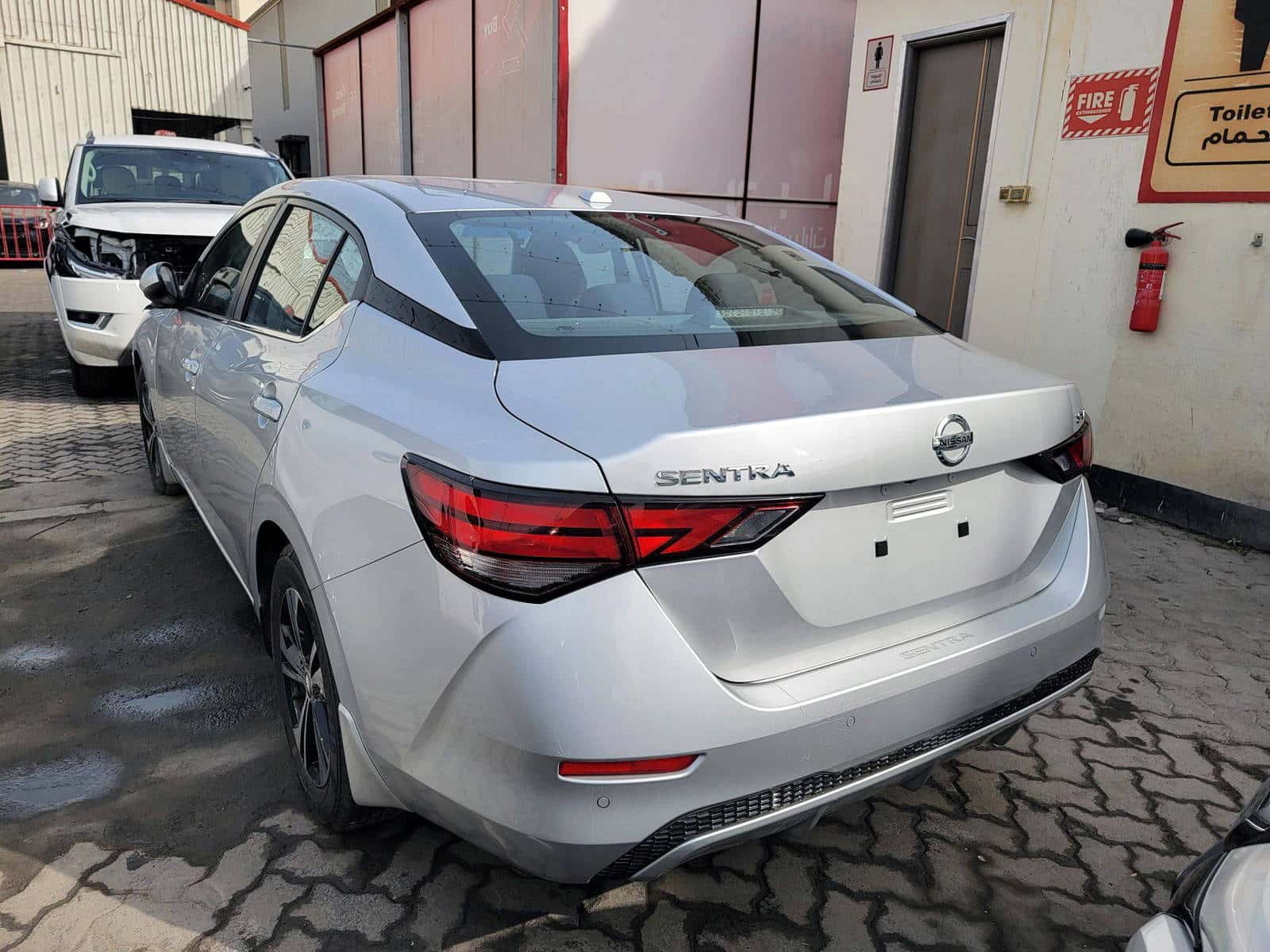 NISSAN SENTRA - Exterior