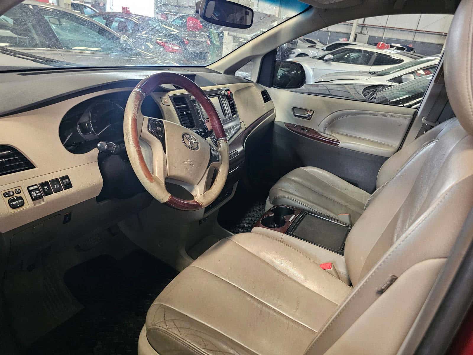 TOYOTA SIENNA 2012 thumbnail 7