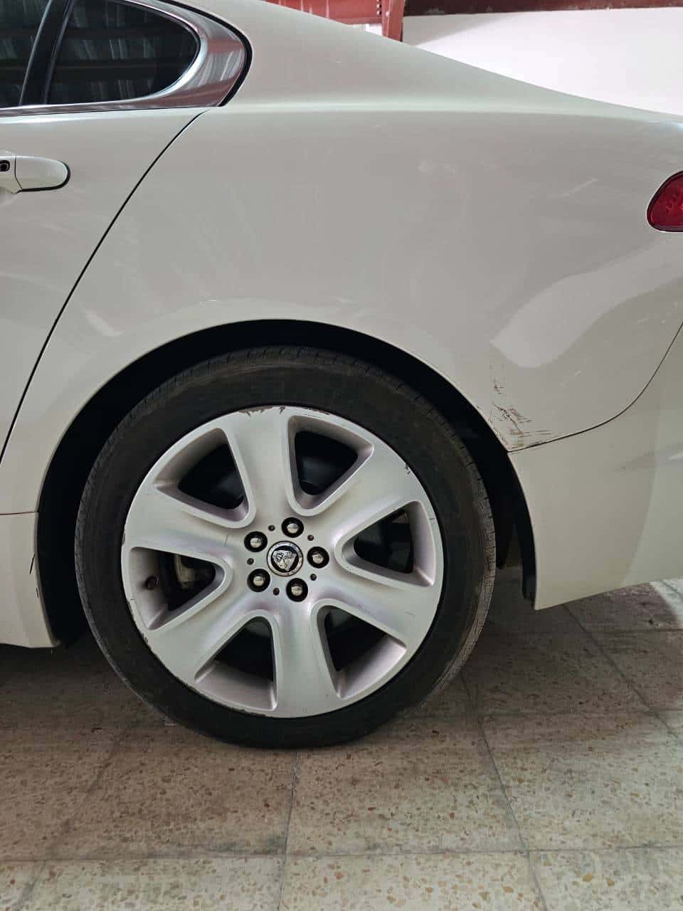 Jaguar XF 2010 thumbnail 6