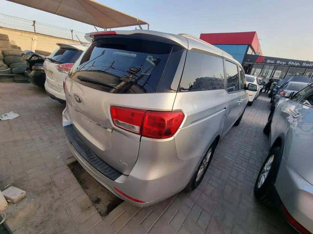 Kia Sedona 2016 thumbnail 1
