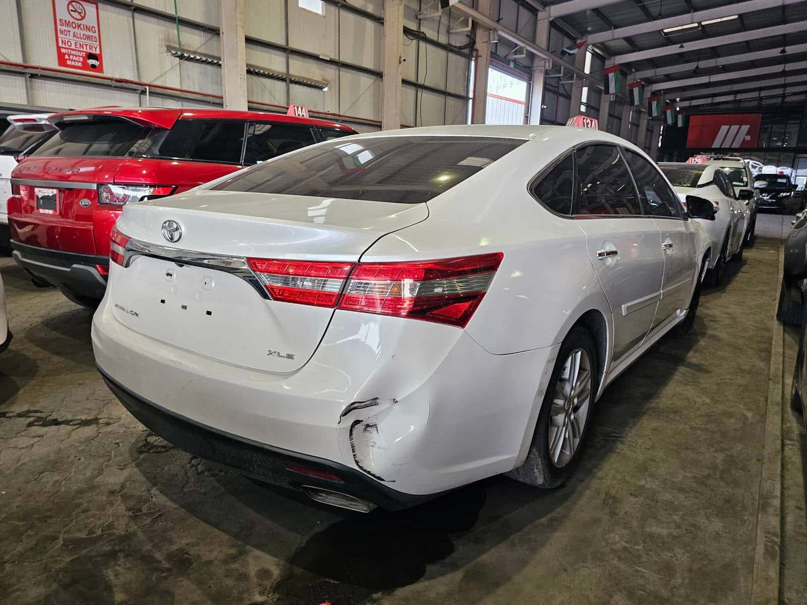 Toyota Avalon 2013 thumbnail 2