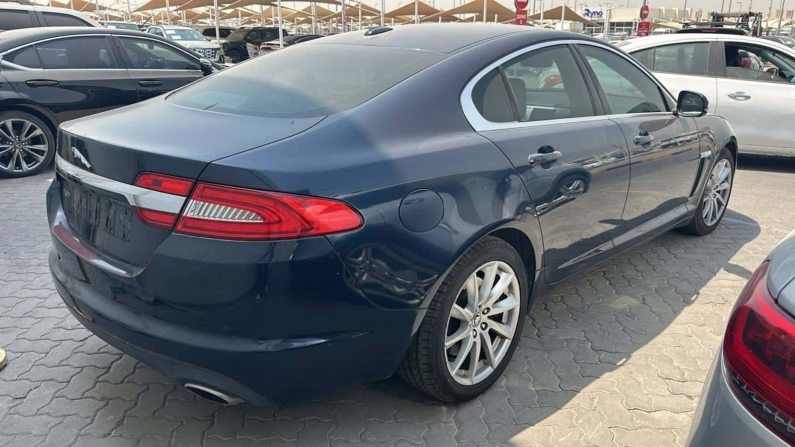 Jaguar XF 2012 thumbnail 3
