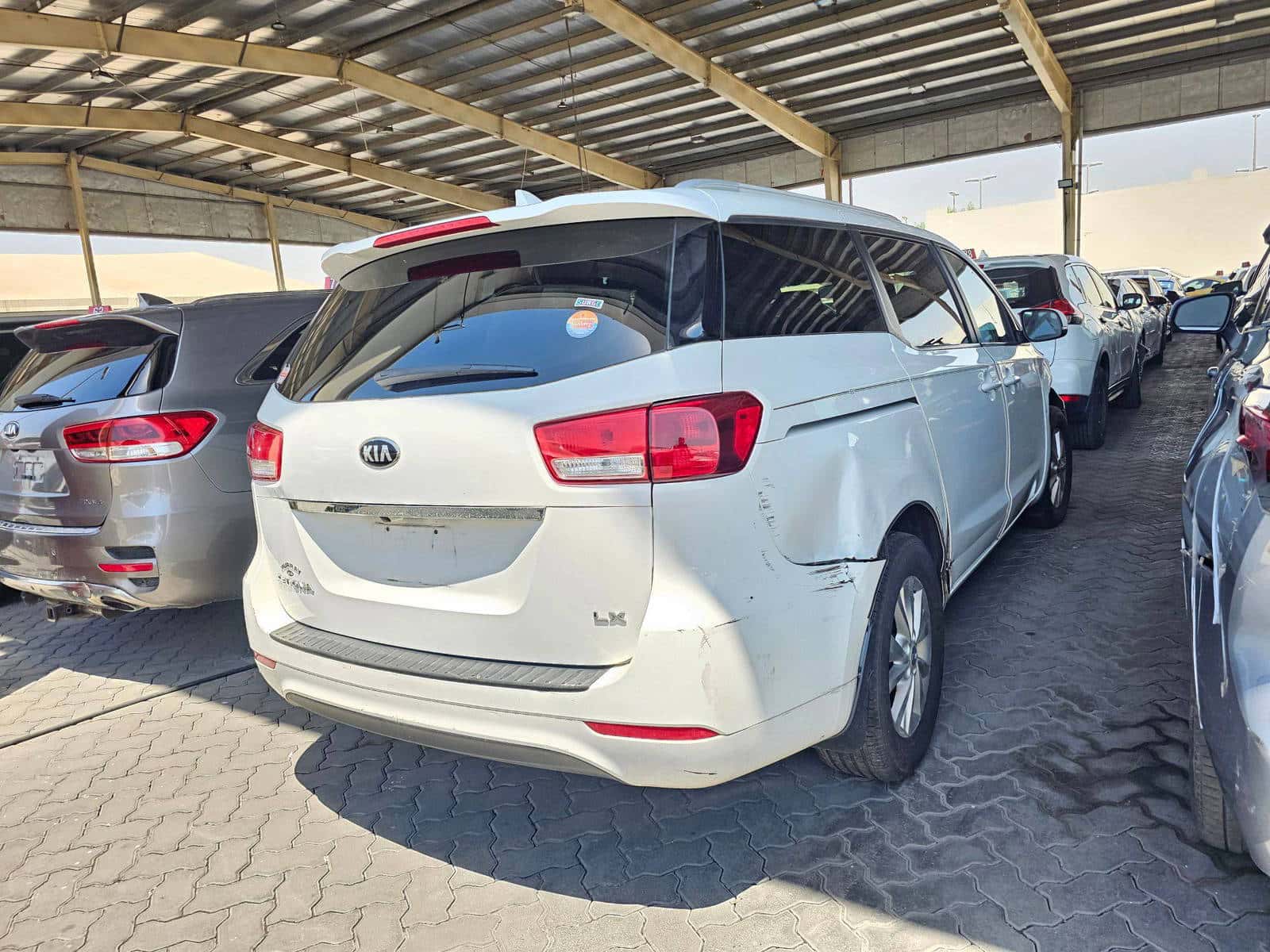 KIA SEDONA 2015 thumbnail 3