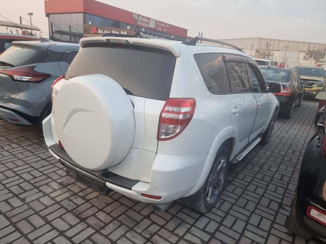 Toyota RAV4 2012 thumbnail 3