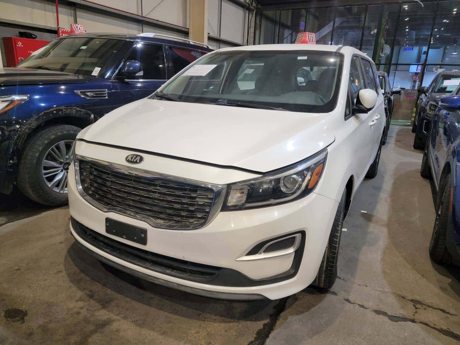 KIA SEDONA 2019 thumbnail 3
