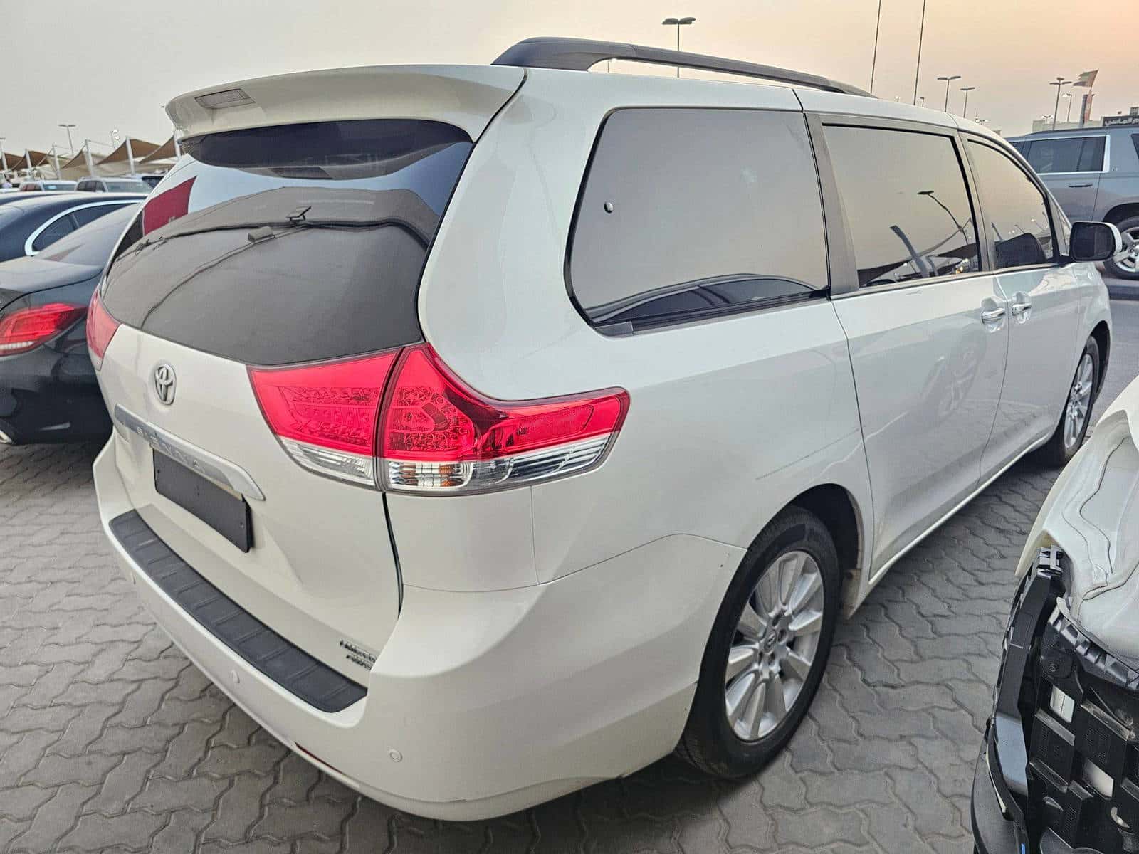 TOYOTA SIENNA 2014 thumbnail 3