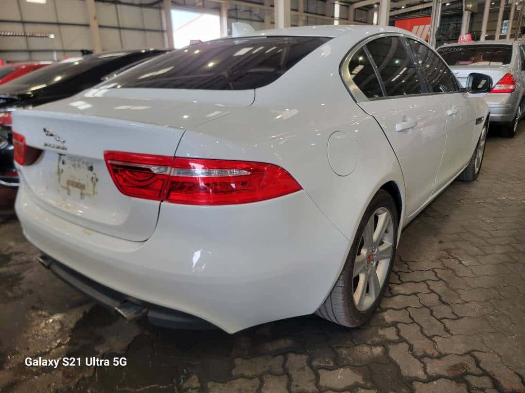 JAGUAR XF - Exterior