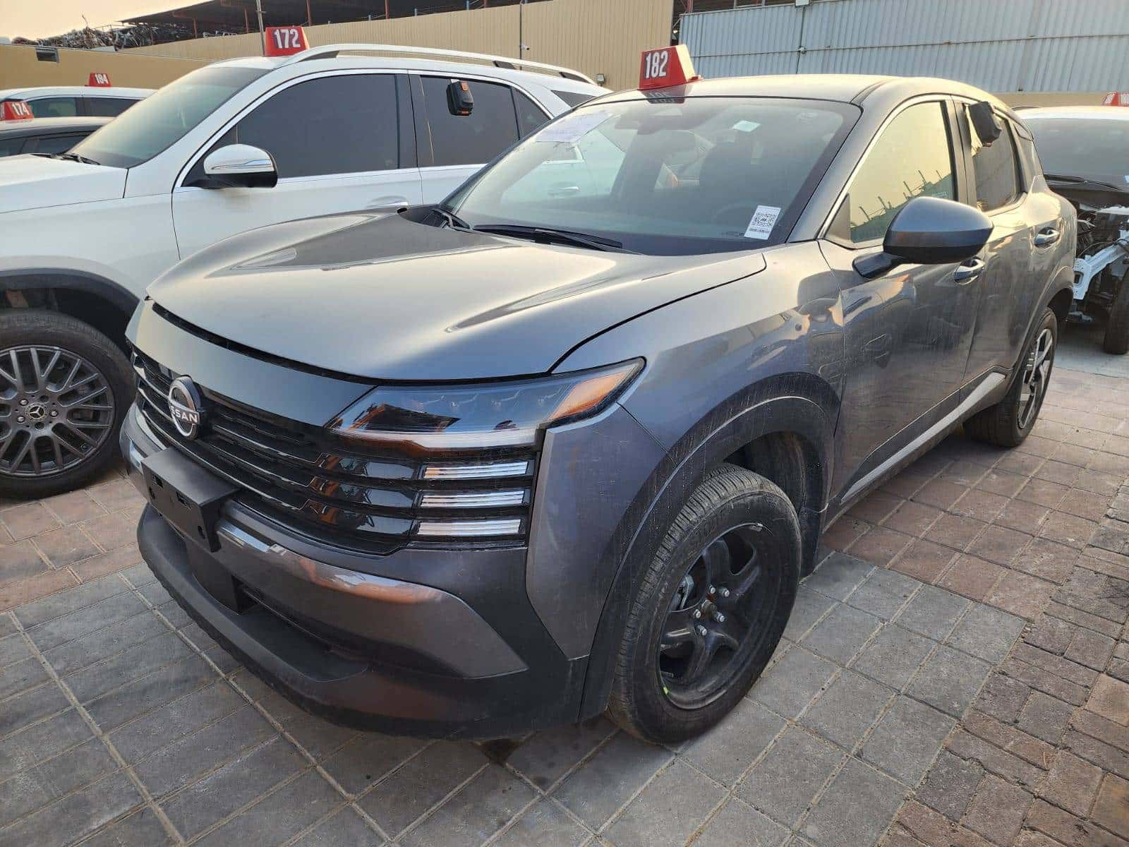 Nissan Kicks 2025 thumbnail 1