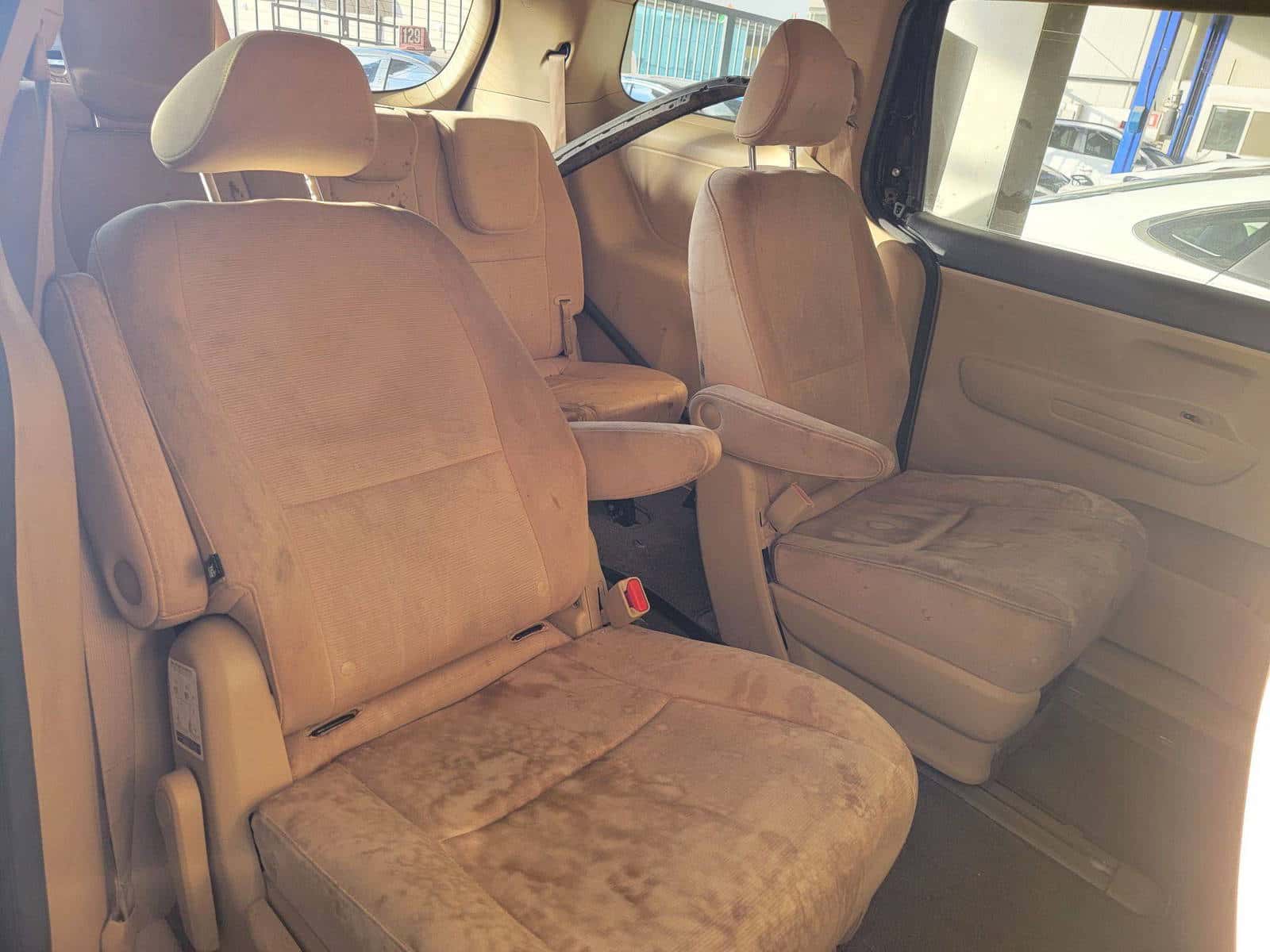 Kia Sedona 2015 thumbnail 6