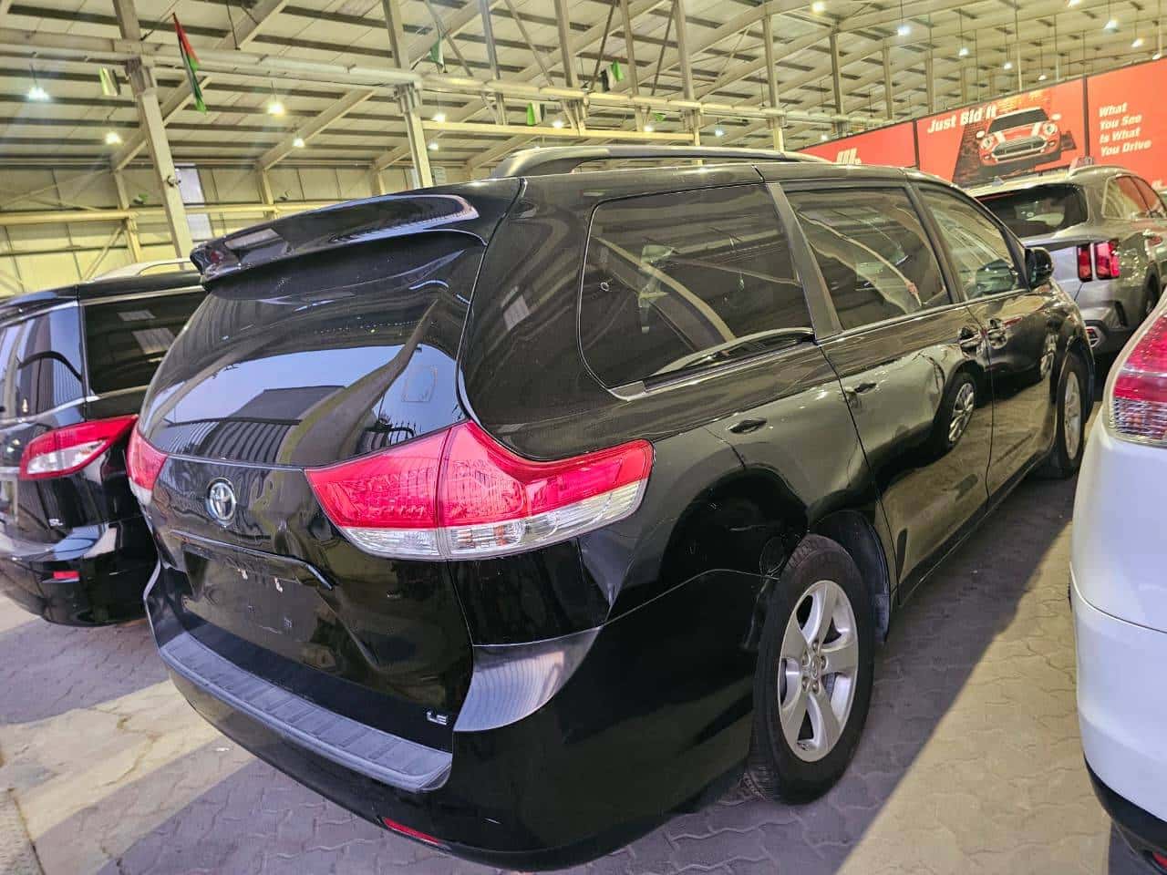 TOYOTA SIENNA 2013 thumbnail 5