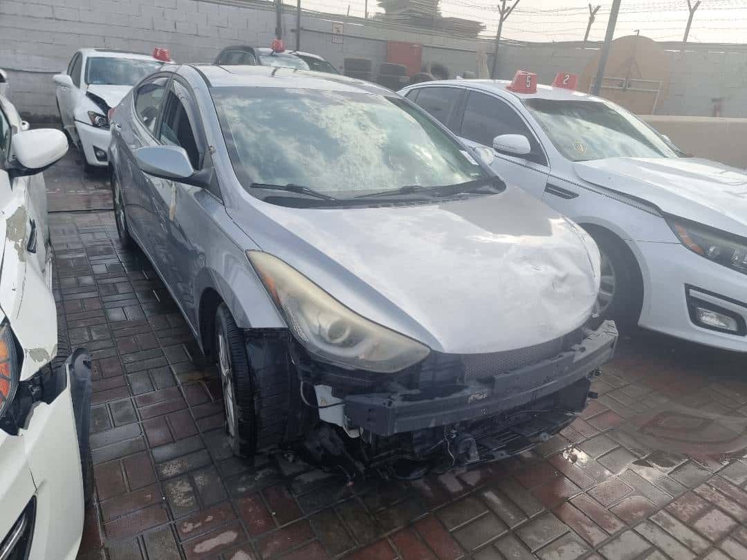 Hyundai Elantra 2015 thumbnail 3