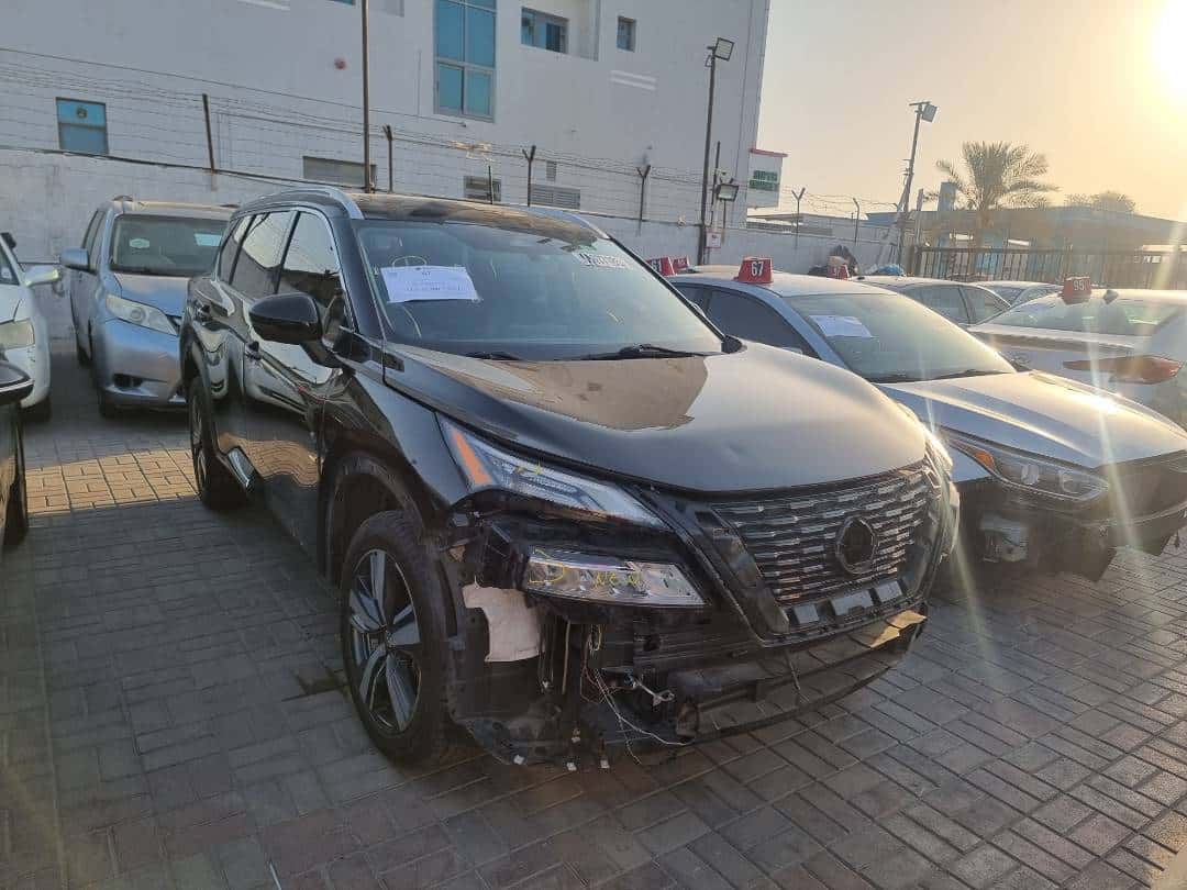 Nissan Rogue 2023 thumbnail 3