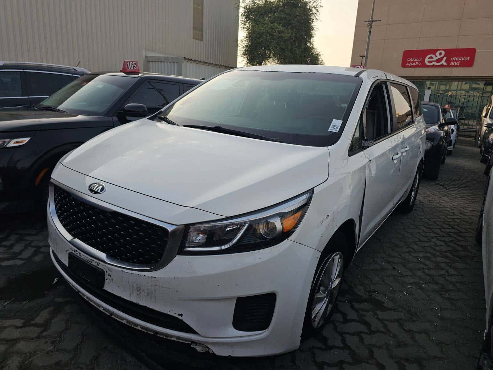 KIA SEDONA 2017 thumbnail 4