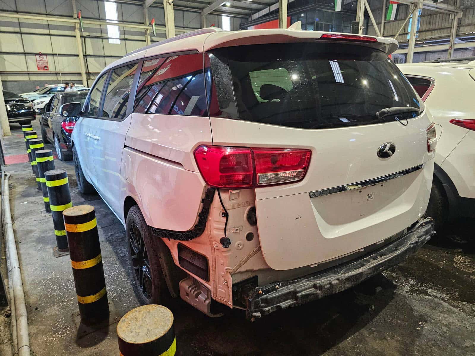 KIA SEDONA 2017 thumbnail 5