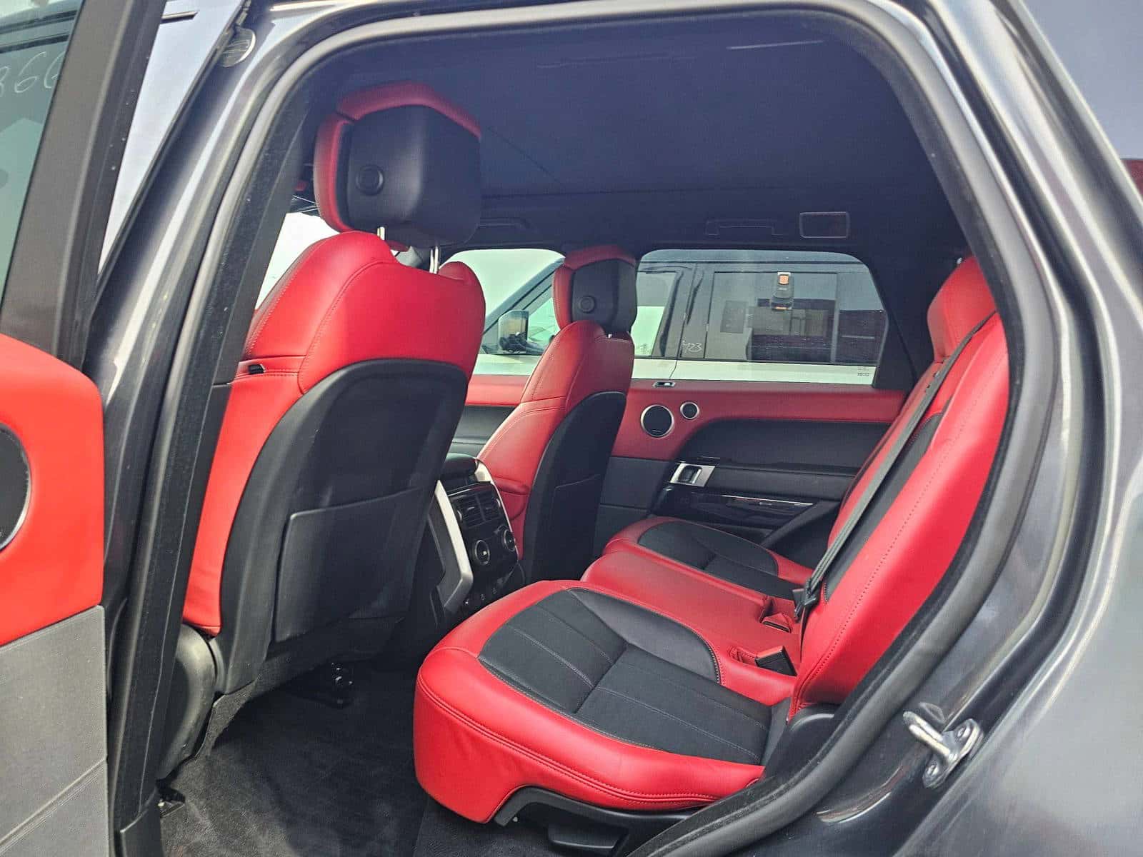 LAND ROVER RANGE ROVER SPORT AUTOBIOGRAPHY - Exterior