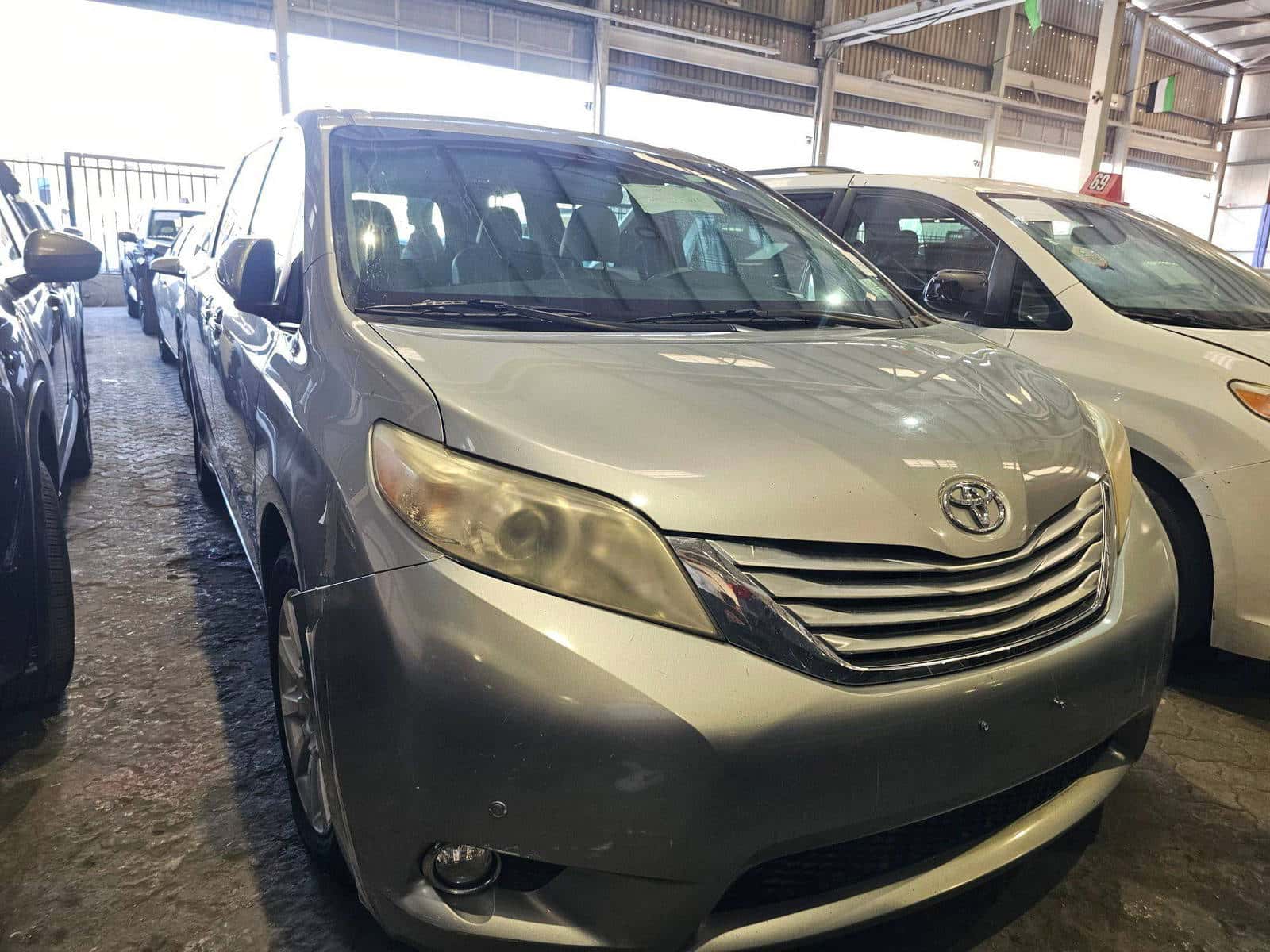 TOYOTA SIENNA - Exterior