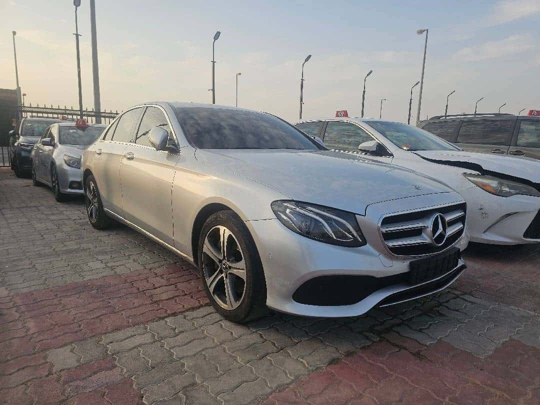 MERCEDES BENZ E-300 2019 thumbnail 1
