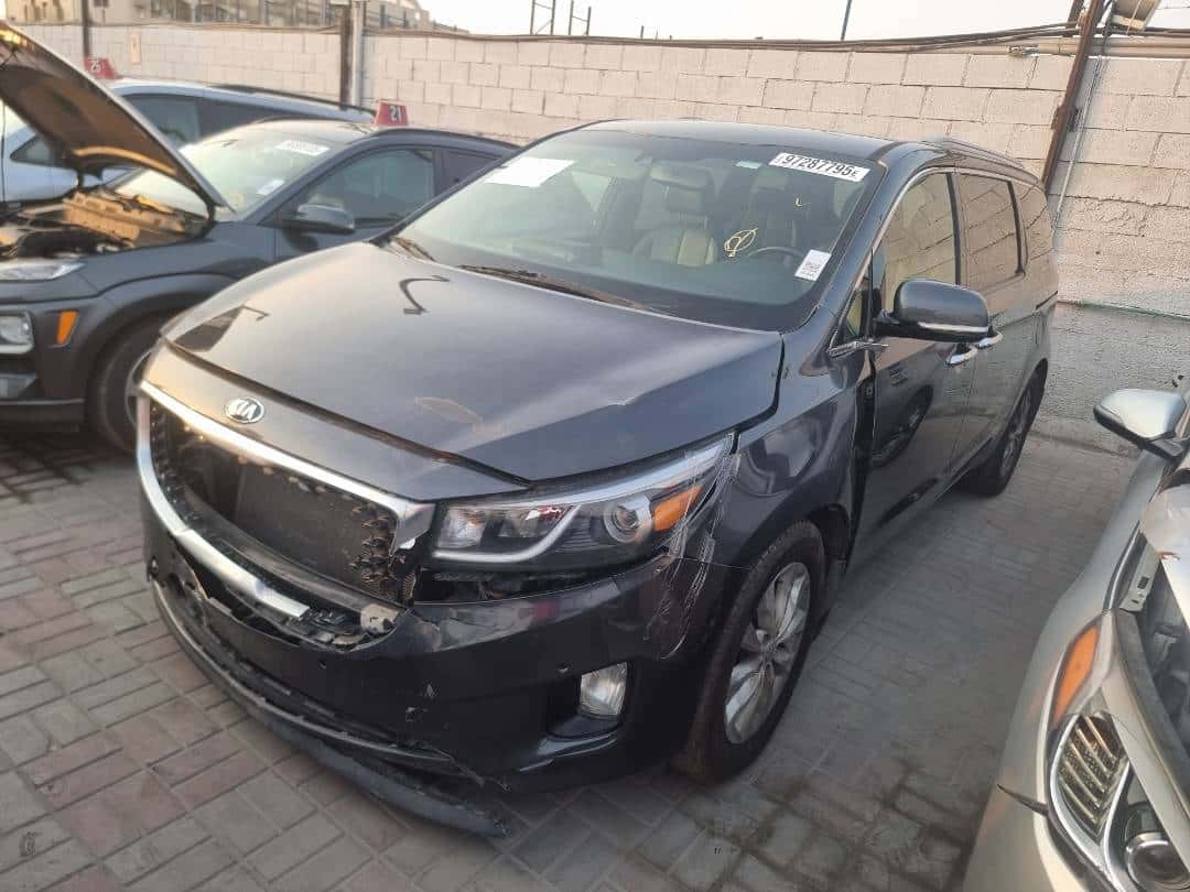 Kia Sedona 2017 thumbnail 3