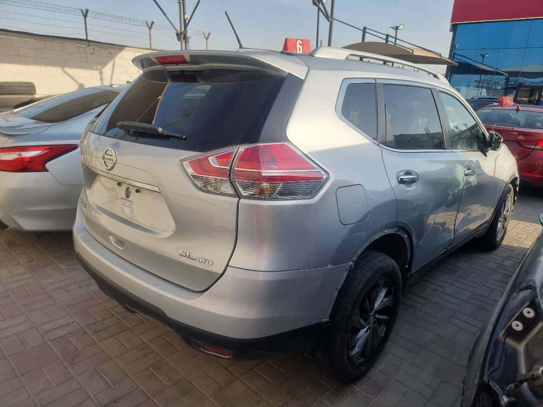 Nissan Rogue 2015 thumbnail 4