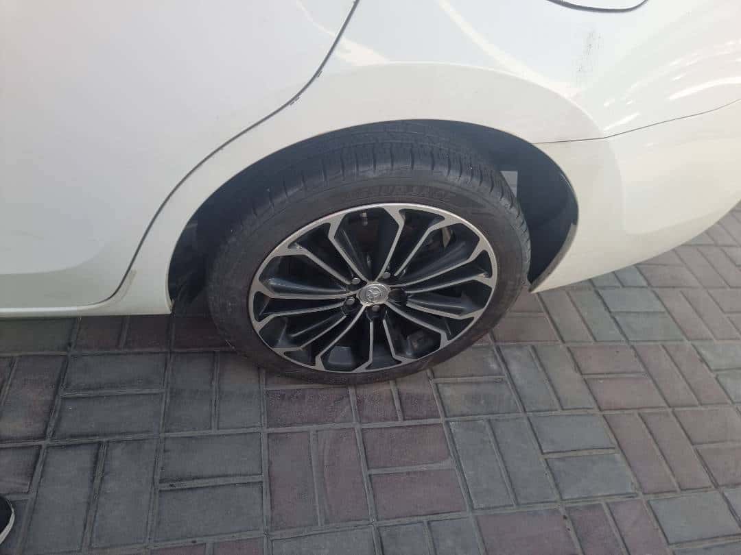 TOYOTA COROLLA 2014 thumbnail 4
