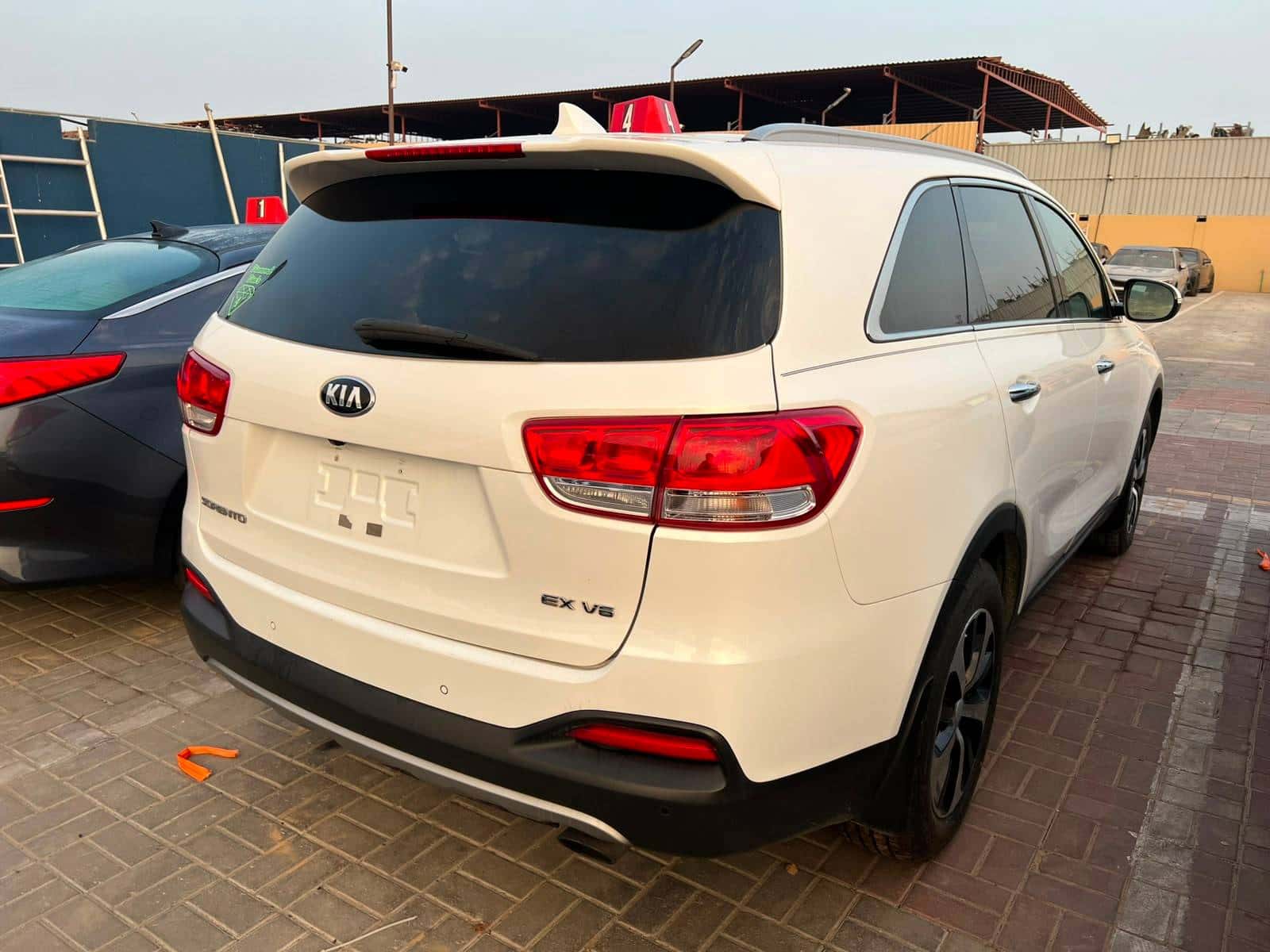 KIA SORENTO 2017 thumbnail 1