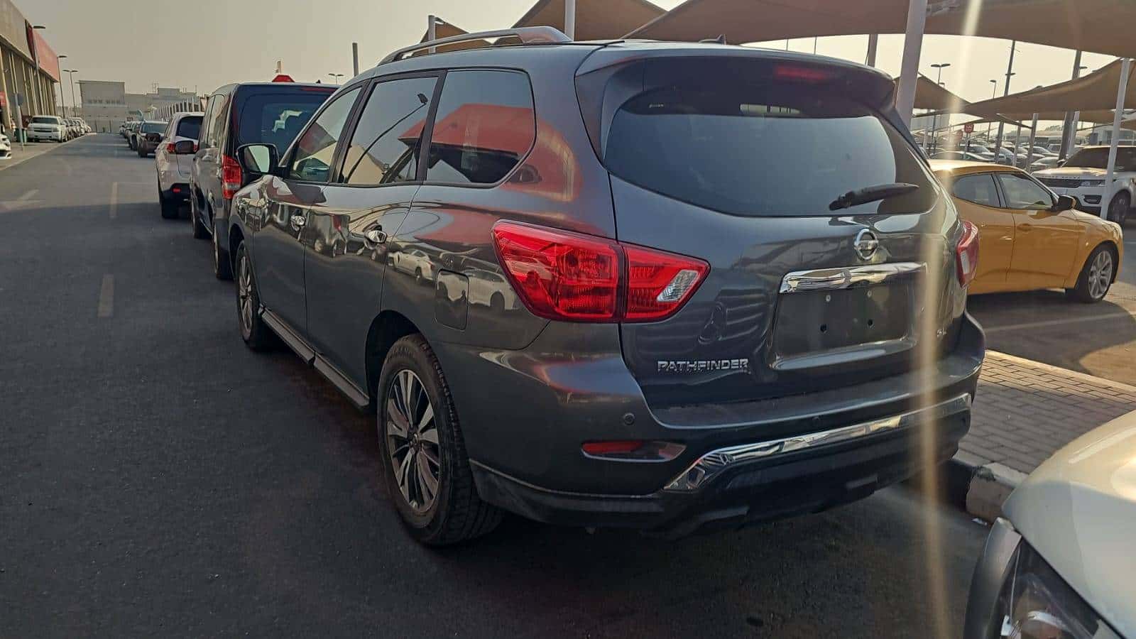Nissan Pathfinder 2017 thumbnail 4